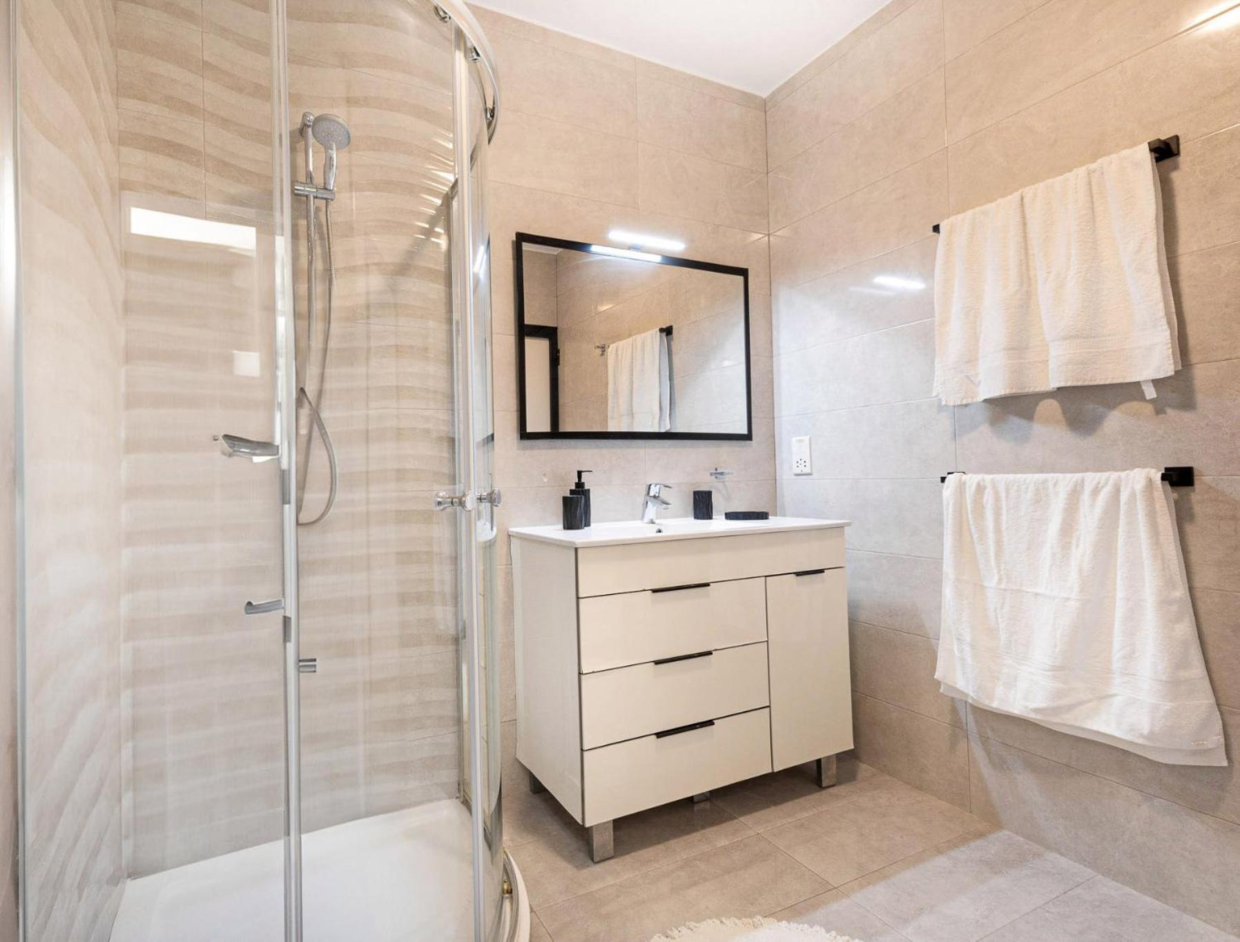 Spacious 2Br Penthouse With A Large Front-Terrace - Close To Bugibba Perched Beach St. Paul's Bay Exterior foto