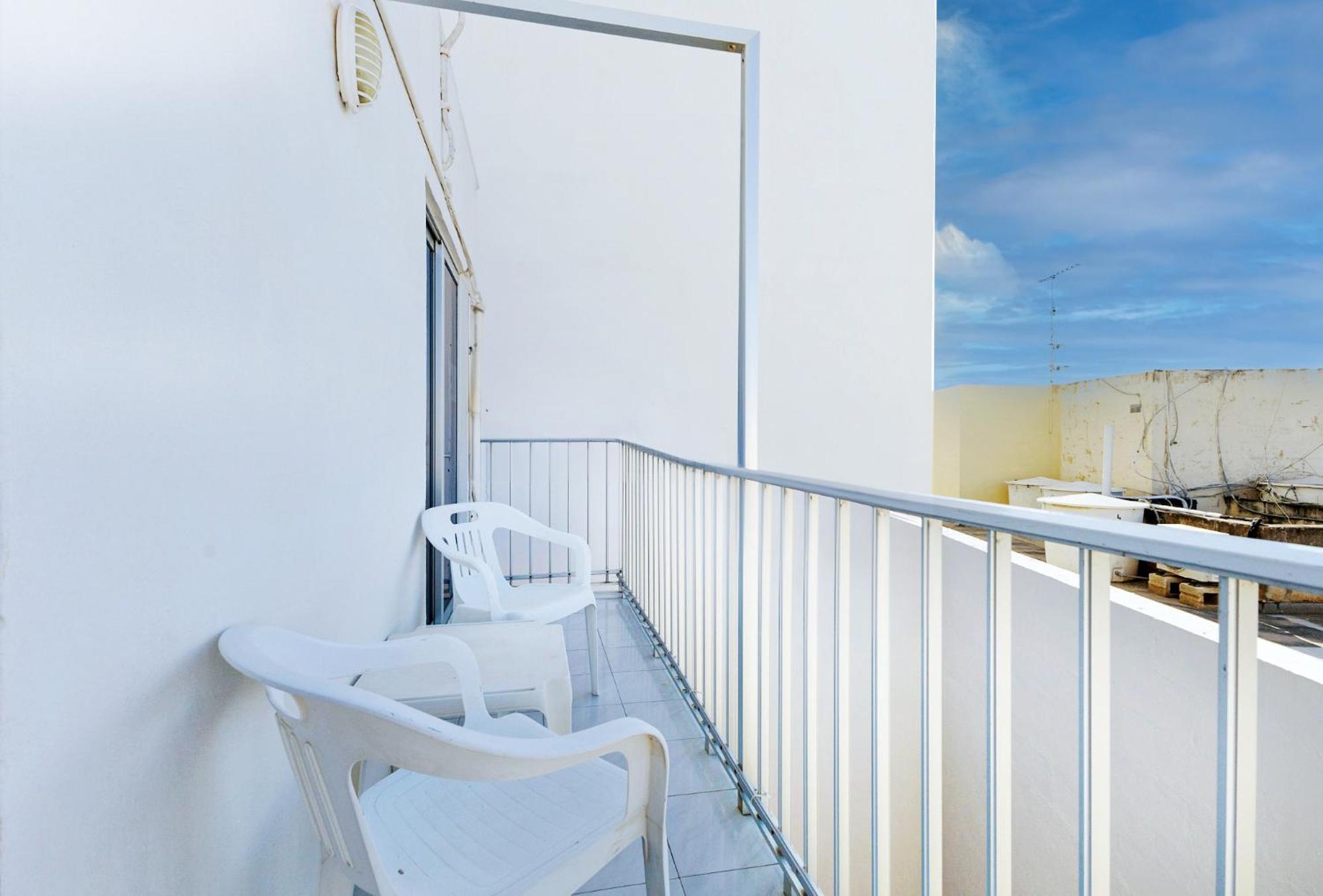 Spacious 2Br Penthouse With A Large Front-Terrace - Close To Bugibba Perched Beach St. Paul's Bay Exterior foto